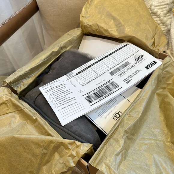 NWT Grey Ugg’s Bailey Bow - Picture 5 of 5